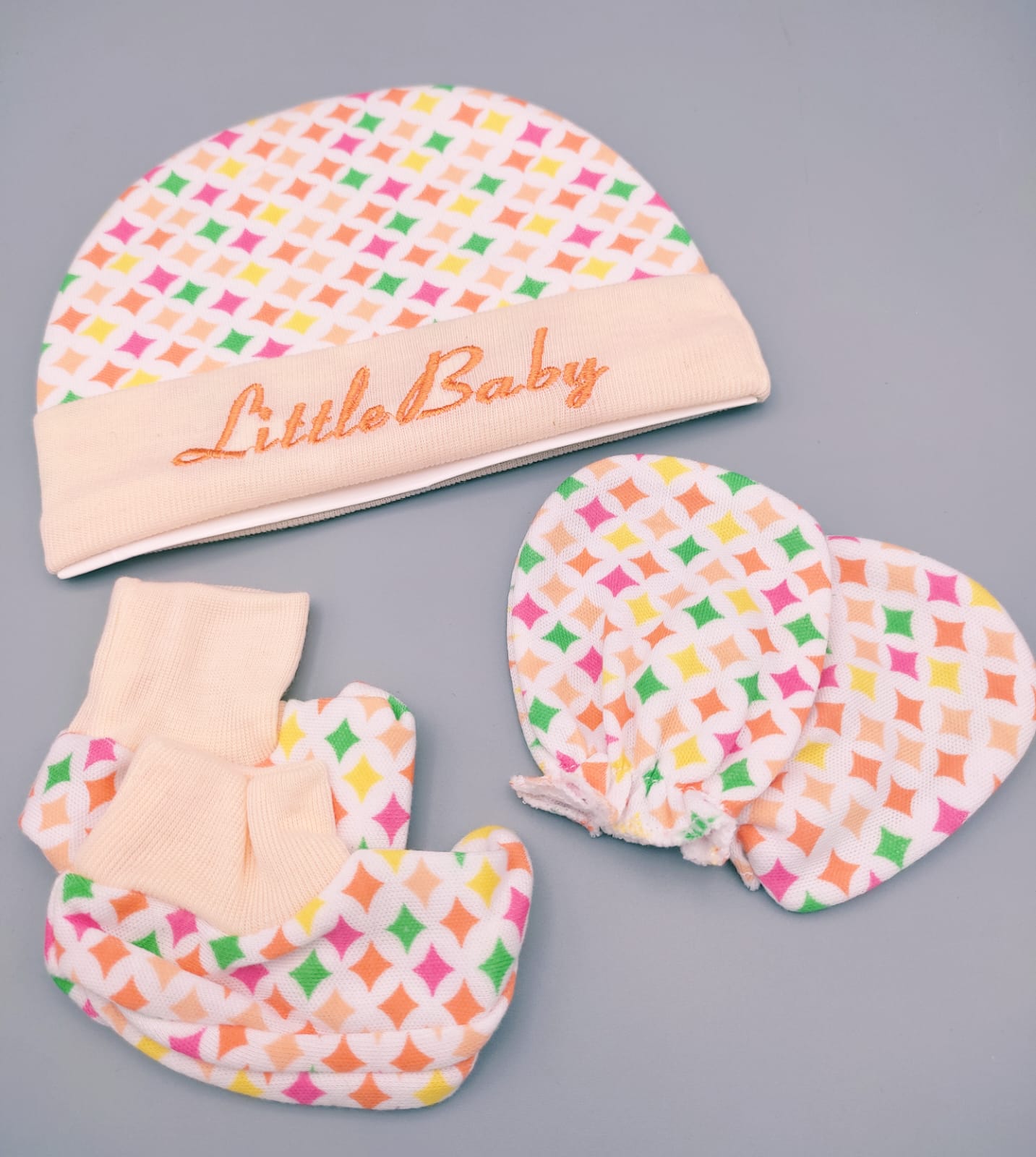 Little Baby Cap and Socks Gift Set - 486 - Default Title - Odeez | Educational Toys Pakistan